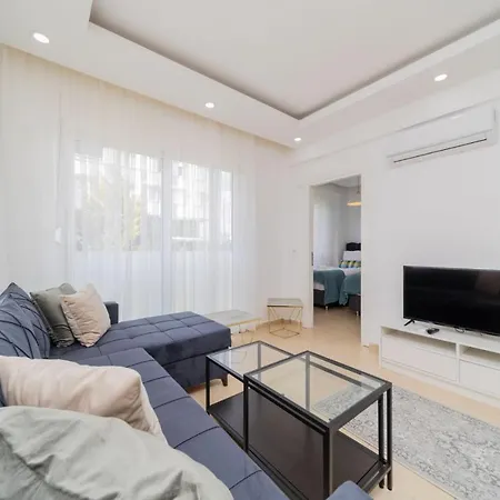 Apartment Furnished Flat With Shared Pool In Antalya *