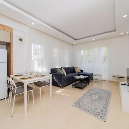 Furnished Flat With Shared Pool In Antalya